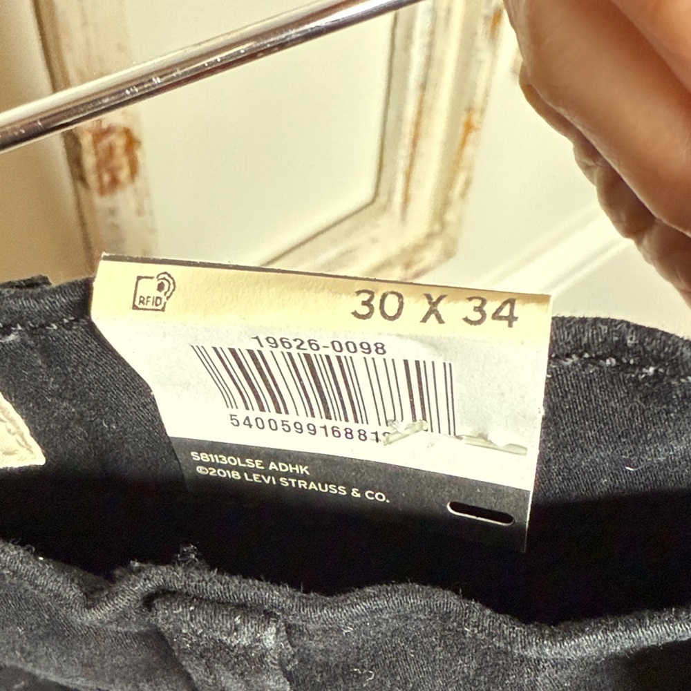 Levi's 311 Women's Black Shaping Skinny Jeans - Picture 4 of 7